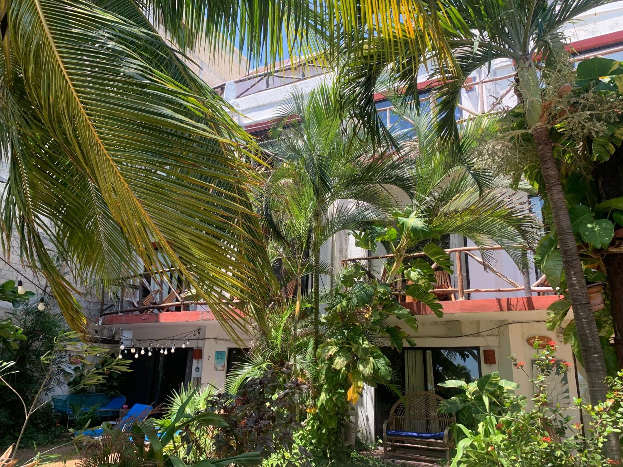 Casa Caribe カンクン エクステリア 写真 The house of the artist in Goa