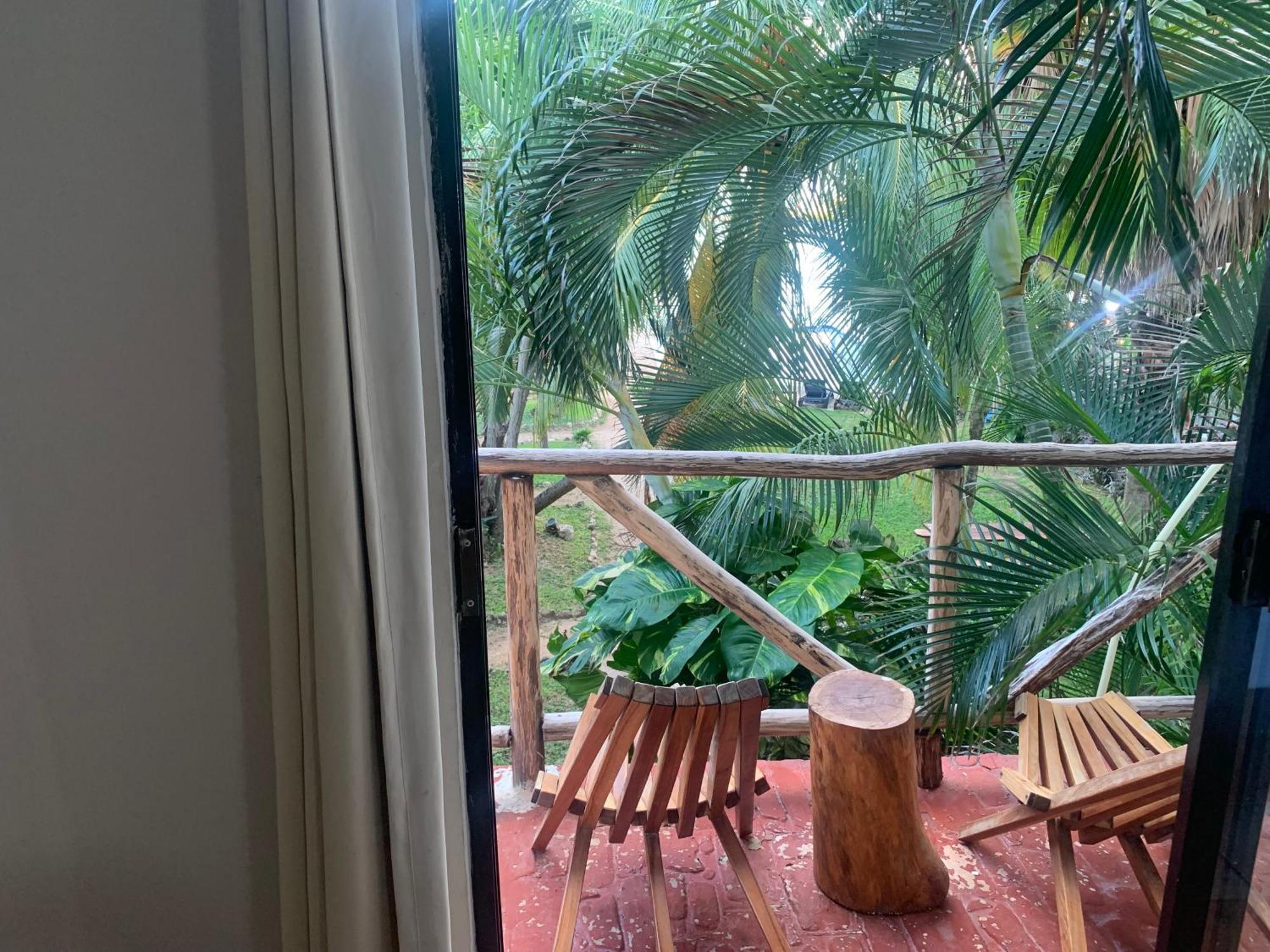 Casa Caribe カンクン エクステリア 写真 View from a room at the hotel